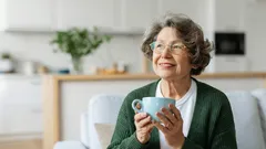 Il segreto di una vecchiaia felice: una donna di 93 anni svela la formula della longevità